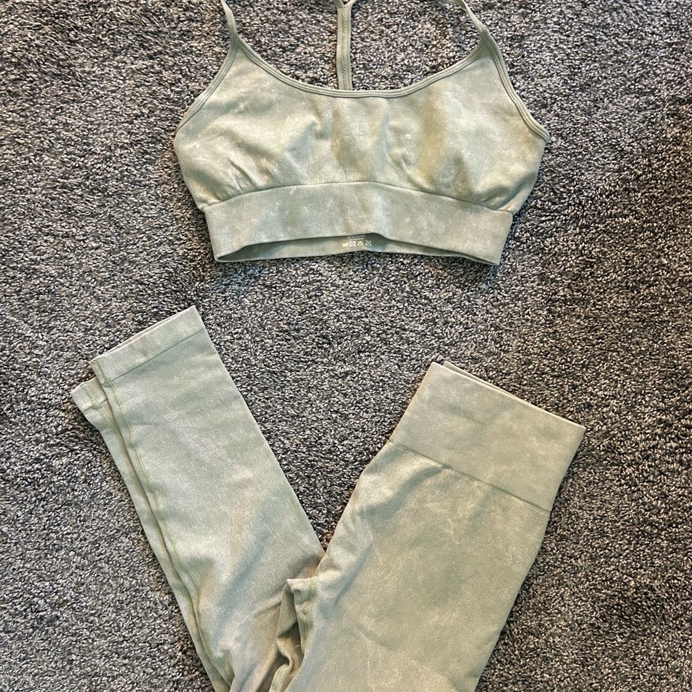 Sunday morning greenish Activewear Set